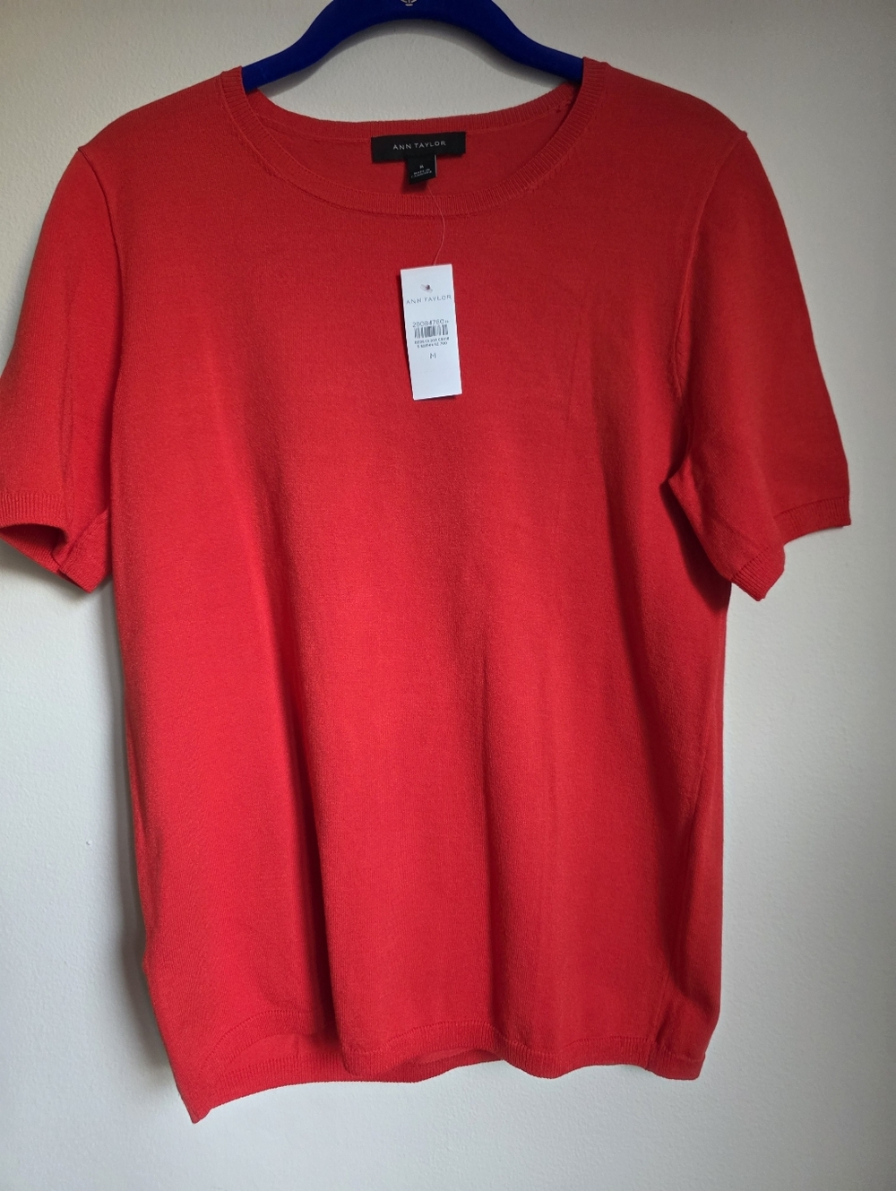ANN TAYLOR iconic Sweater Tee. Red. NWT
